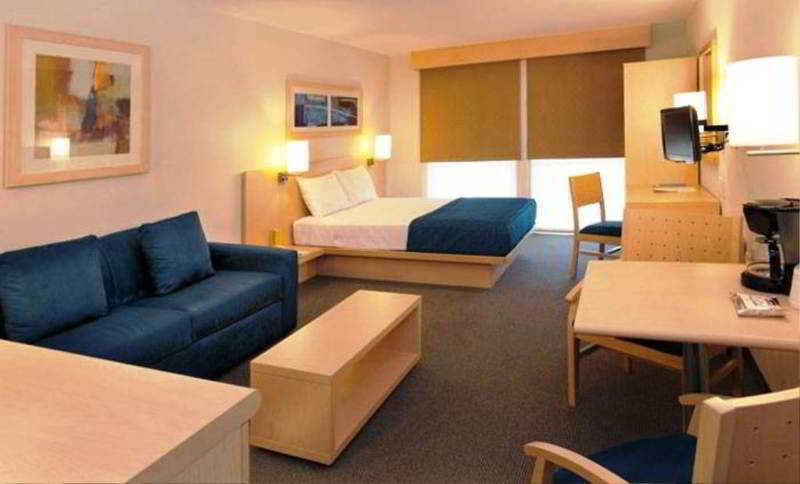 City Express By Marriott Irapuato Exteriör bild