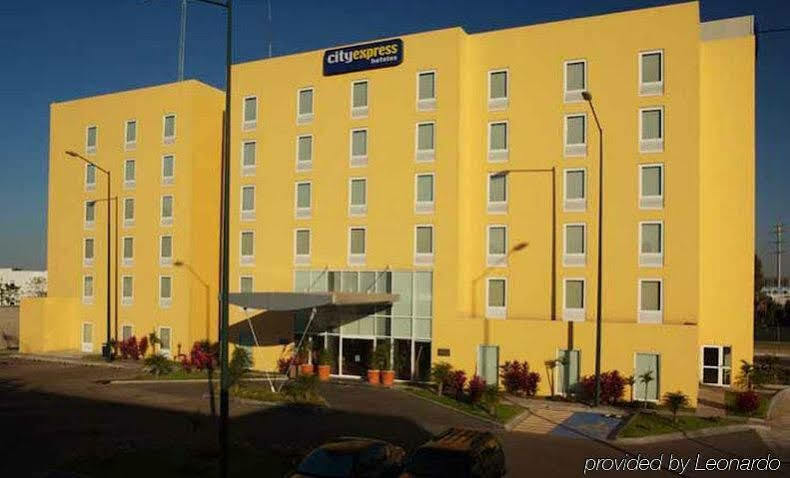 City Express By Marriott Irapuato Exteriör bild
